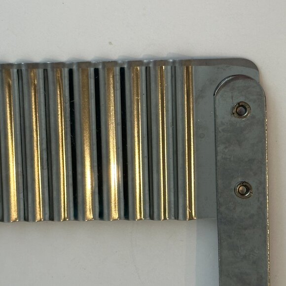 Pampered Chef The Crinkle Cutter #1089 Vegtable - Fruit - Food Decoration Cutter - Picture 2 of 4